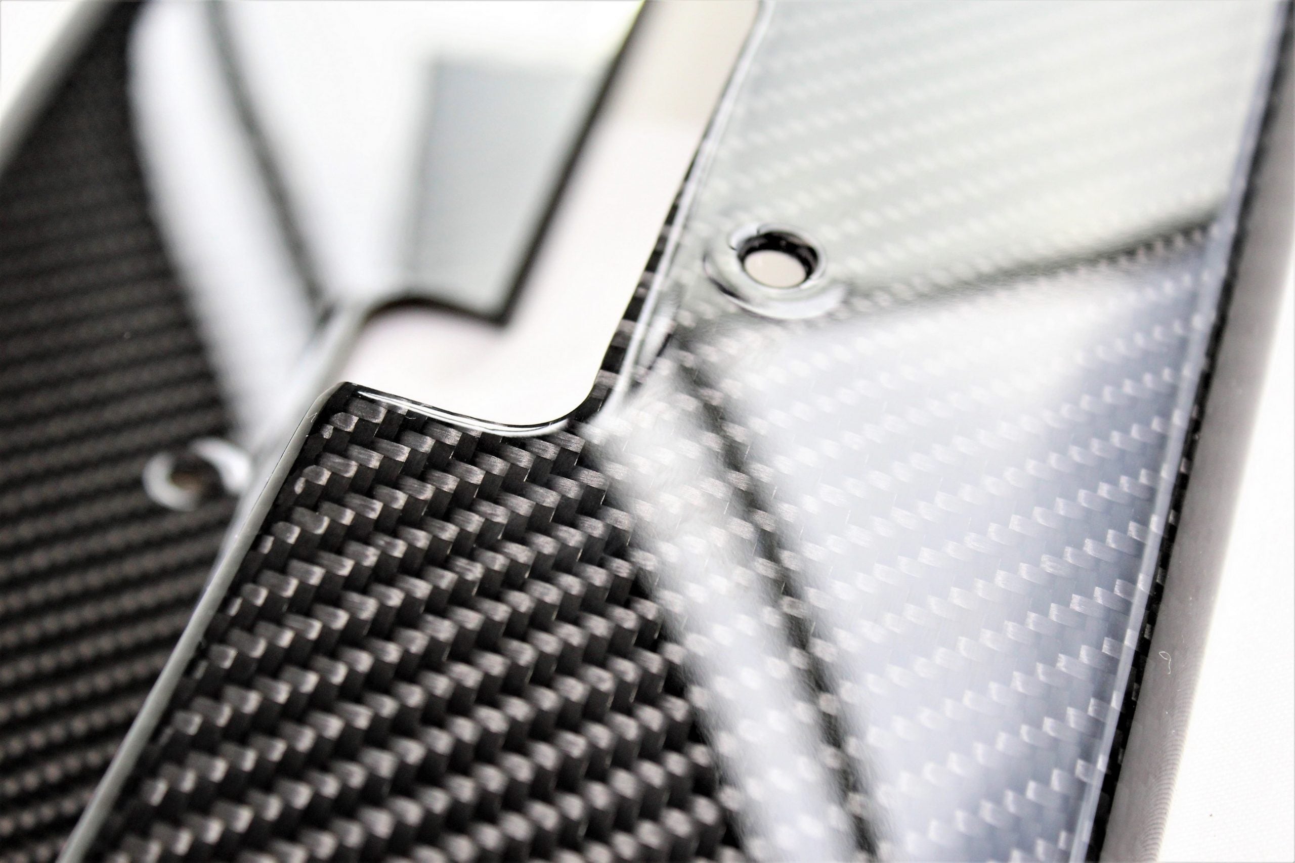 BMW M3 E92 Under side skirts plate (Karbonius)