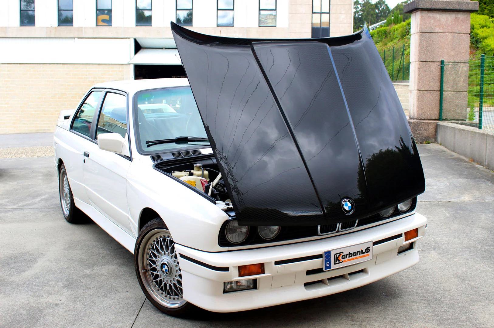 Karbonius BMW E30 Carbon Fibre Bonnet / Hood